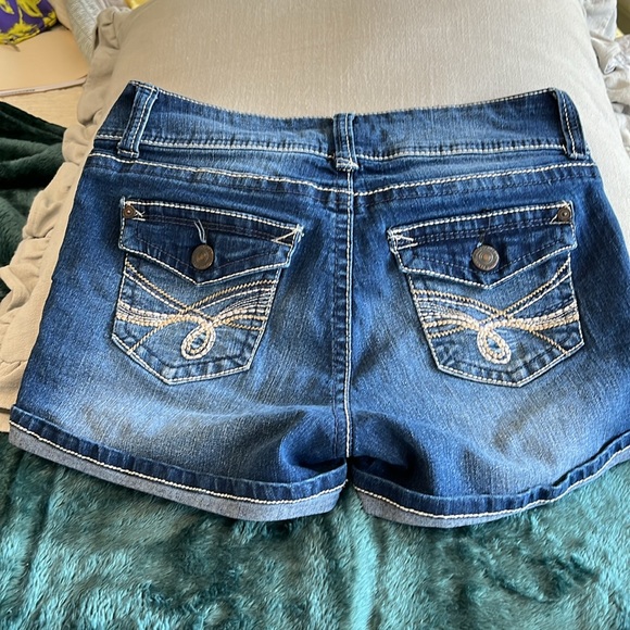 Wall Flower Denim Shorts - Picture 2 of 4